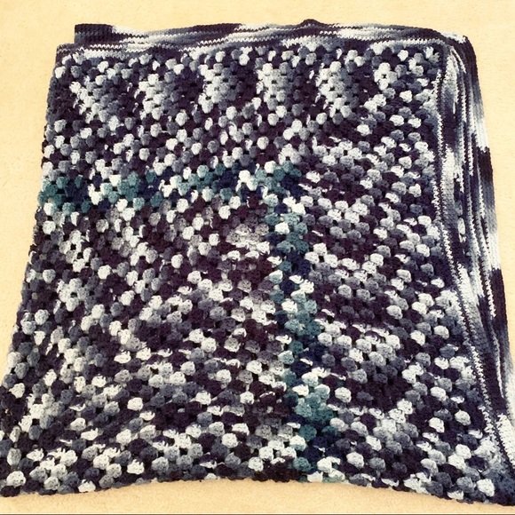 Vintage Crochet Blanket Blue Flower Design 5 x 4 feet - Picture 1 of 14